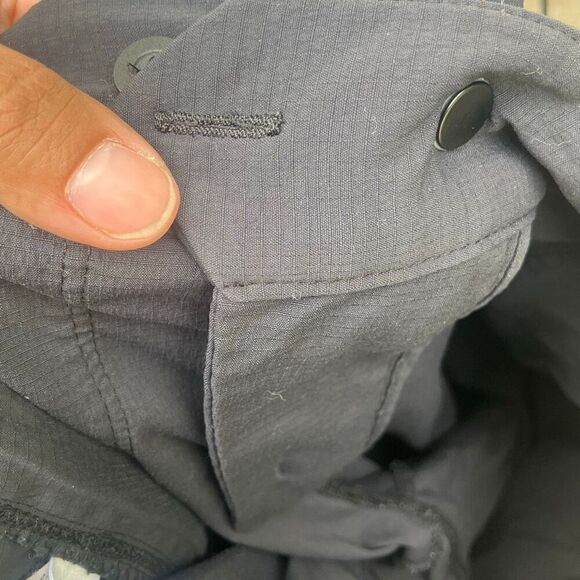 Athleta black gorpcore cargo joggers size 6 #636 - Picture 11 of 12